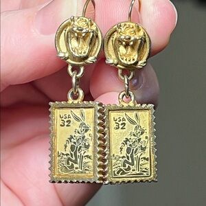 Vintage Gold Tone BUGS BUNNY Warner Bros. 1997 Postal Stamp Leverback Earrings